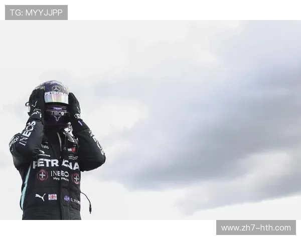 汉密尔顿回应质疑，强调对赛车热情未减且仍有目标待实现